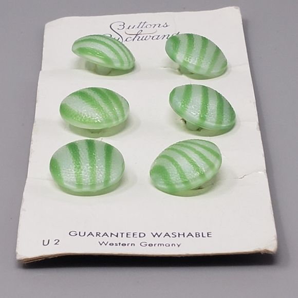 Vintage 1950's Candy Stripe Buttons - Picture 5 of 10